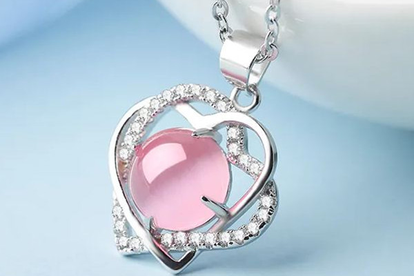 芙蓉石上面有黑點是什么 芙蓉石有裂紋怎么辦 芙蓉石上面有黑點是什么 芙蓉石有裂紋怎么辦