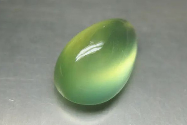 葡萄石的寓意和靈性 葡萄石有辟邪的作用嗎 葡萄石的寓意和靈性 葡萄石有辟邪的作用嗎