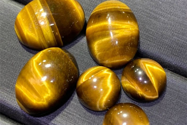 虎眼石的功效和作用 虎眼石可以沾水嗎 虎眼石的功效和作用 虎眼石可以沾水嗎