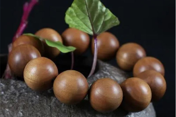 檀香手串如何鑒別 檀香手串有香味嗎 檀香手串如何鑒別 檀香手串有香味嗎