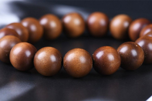 檀香手串一般多少錢(qián) 檀香手串有收藏價(jià)值嗎 檀香手串一般多少錢(qián) 檀香手串有收藏價(jià)值嗎