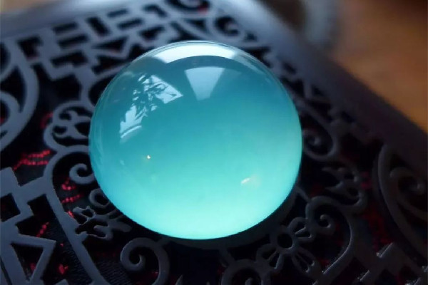 藍水翡翠深色好還是淺色好 藍水翡翠顏色越深越好嗎 藍水翡翠深色好還是淺色好 藍水翡翠顏色越深越好嗎