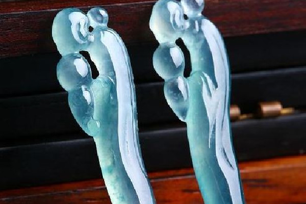 藍(lán)水翡翠的產(chǎn)地是哪里 藍(lán)水翡翠怎么看好壞 藍(lán)水翡翠的產(chǎn)地是哪里 藍(lán)水翡翠怎么看好壞